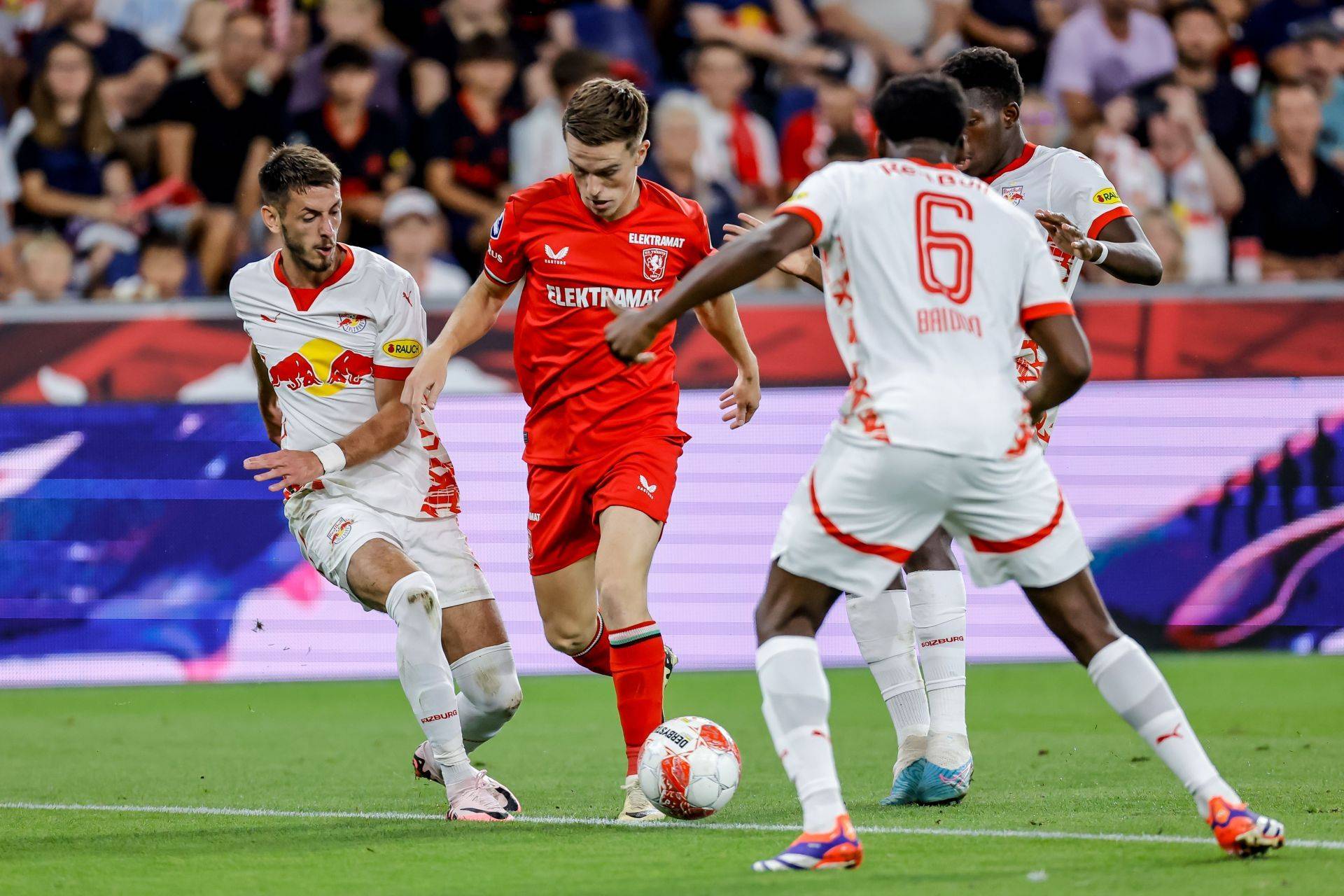 深深扎根于 深深扎根于